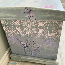Load image into Gallery viewer, Cotton Candy Lace Bench