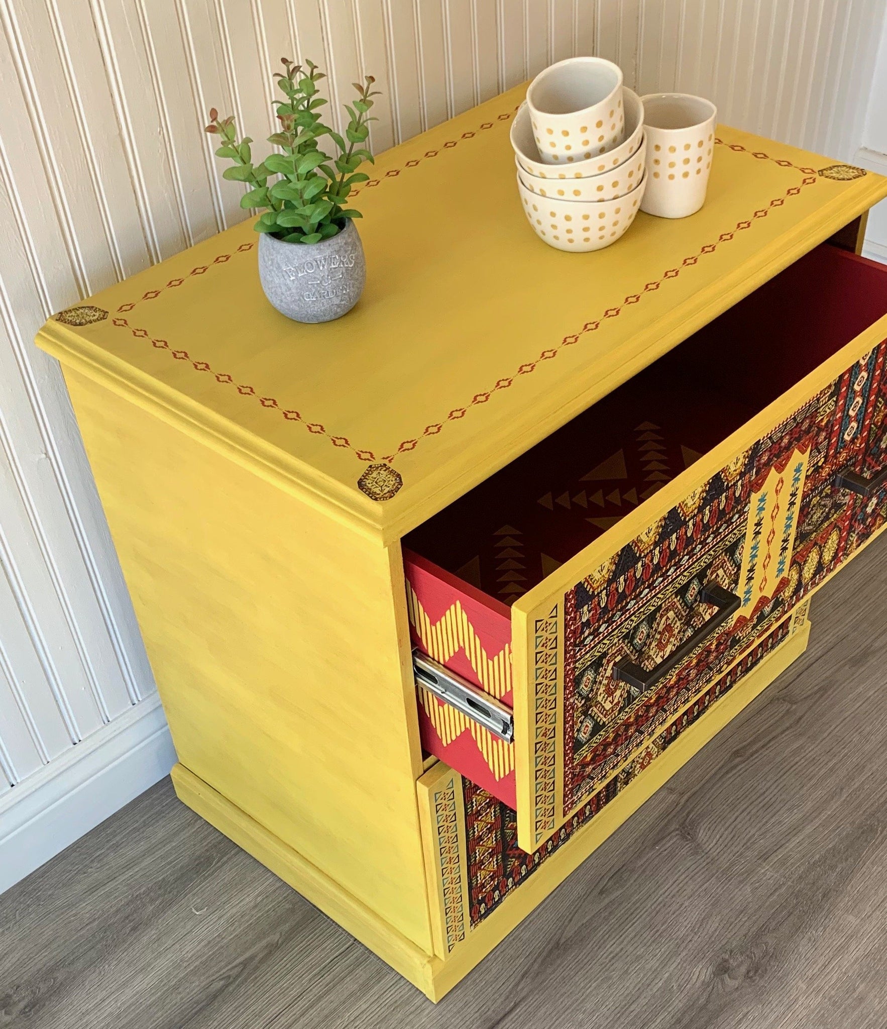 yellow dresser MaRiTama HOME